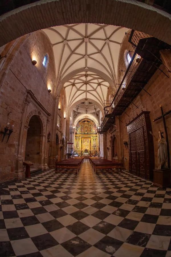 Hotel Palacio Guzmanes Banos De La Encina