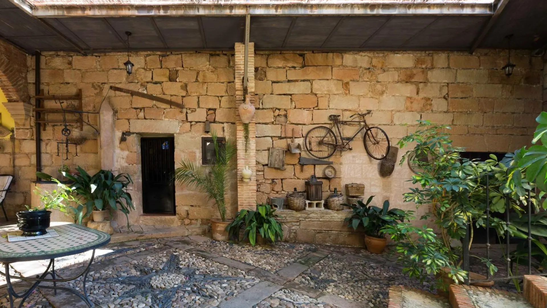 Hotel Palacio Guzmanes Banos De La Encina